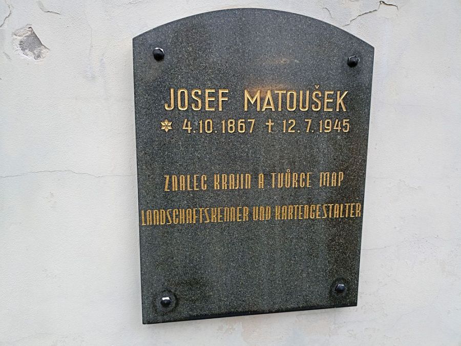 Na cmentarzu w Oldřichovie v Hájích. Fot. Waldemar Brygier / NaszeSudety